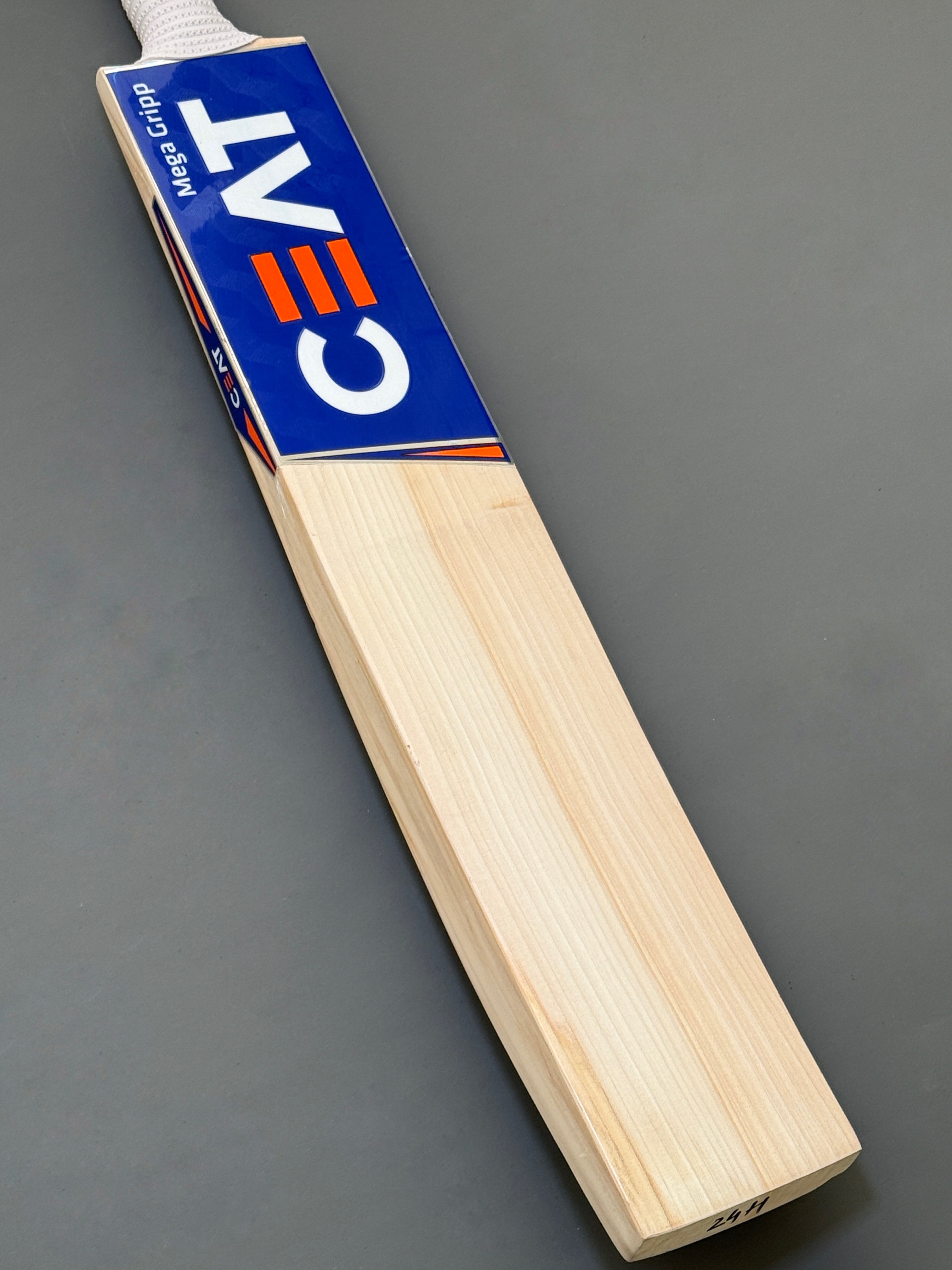 CEAT MEGA GRIPP
